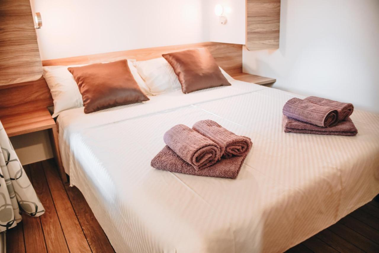Mobile Home Kailani Nr 121, Camping Porton Biondi Rovinj Exterior foto